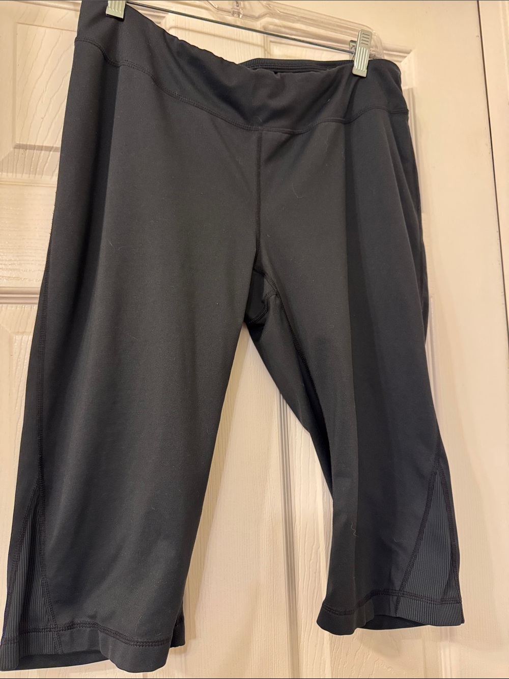 REI Black Capri Leggings - Stretch Active Crop Pants